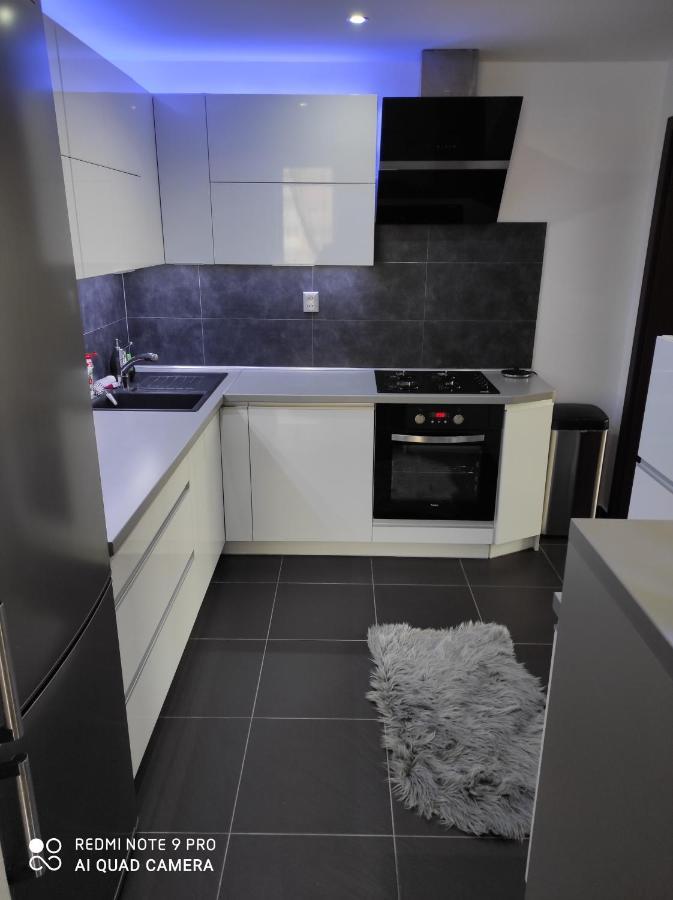 Apartman MB Poprad Bagian luar foto